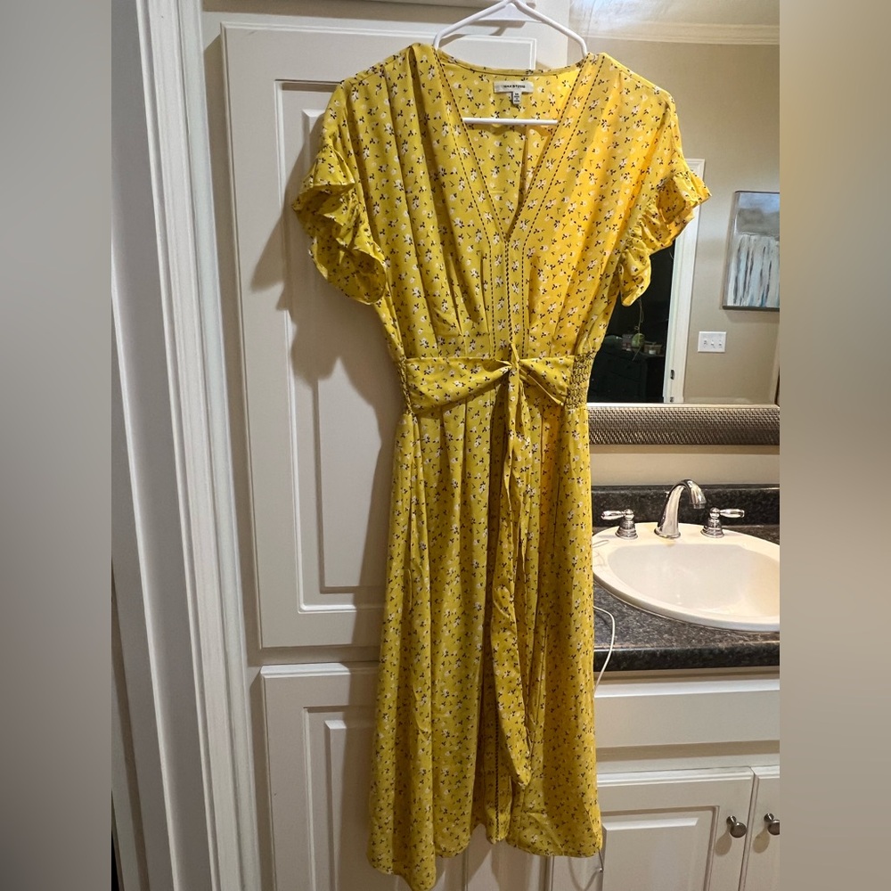 Max Studio Yellow Floral Tie-Waist Dress